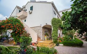 Rooms & Apartments Boskovic